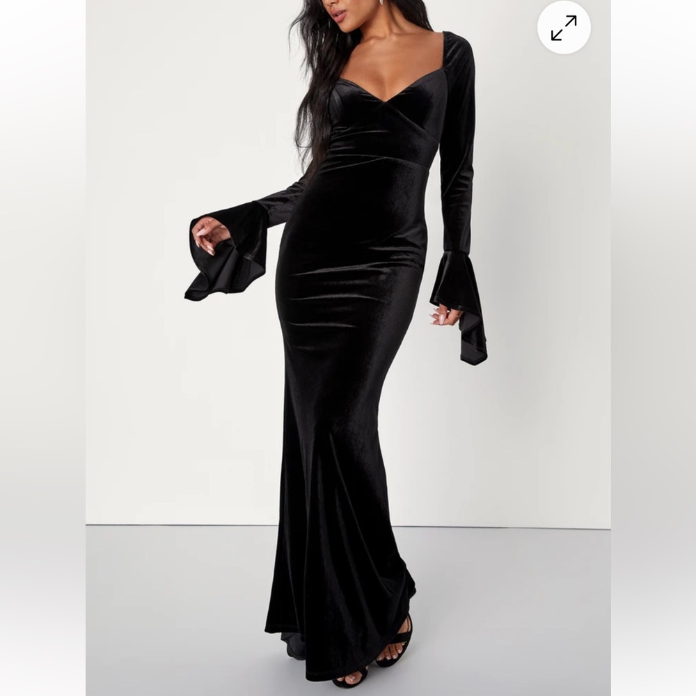 Lulu's Black Velvet Long Sleeve Dress